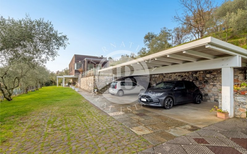 Вилла в Веццано-Лигуре