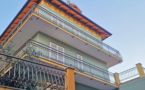 切莱利古雷公寓