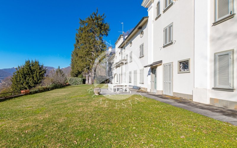 Вилла в Вилла-ди-Серио