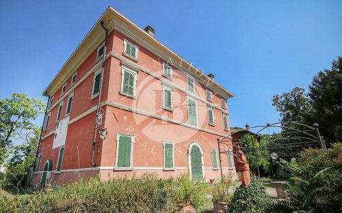 Villa a Felino
