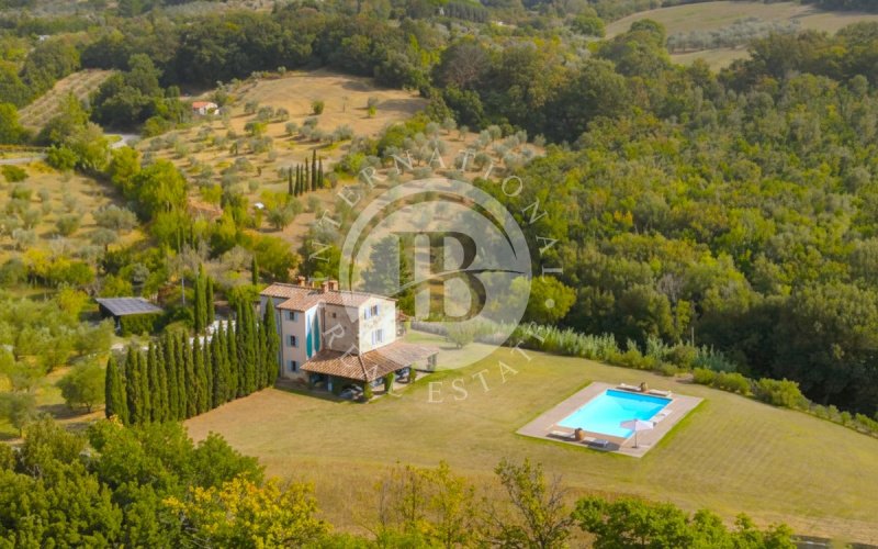 Villa in Castellina Marittima