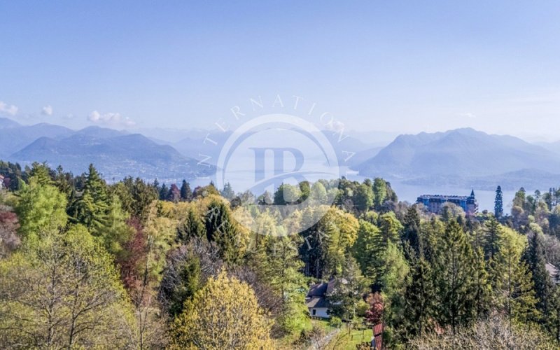 Villa in Stresa