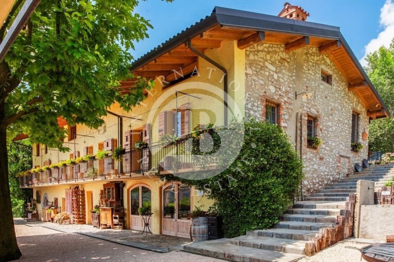 Villa à Alzano Lombardo