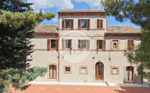 Villa in Montedinove