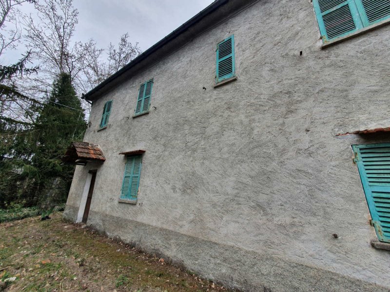 Einfamilienhaus in Monastero Bormida