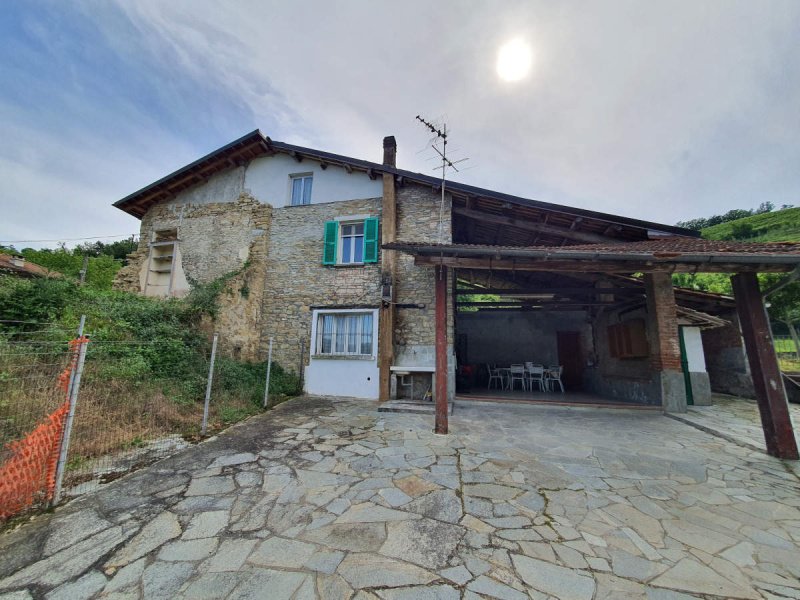 Country house in Monastero Bormida