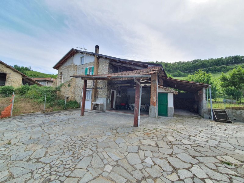 Country house in Monastero Bormida