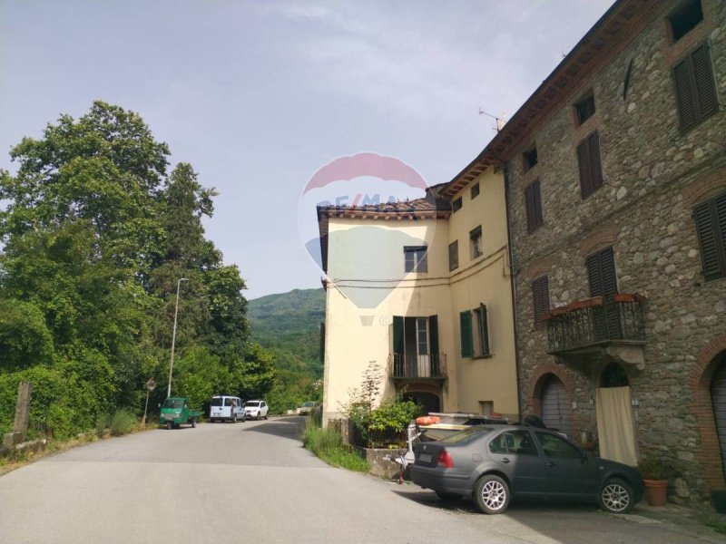 Moradia em Borgo a Mozzano