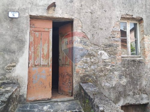 Semi-detached house in Borgo a Mozzano