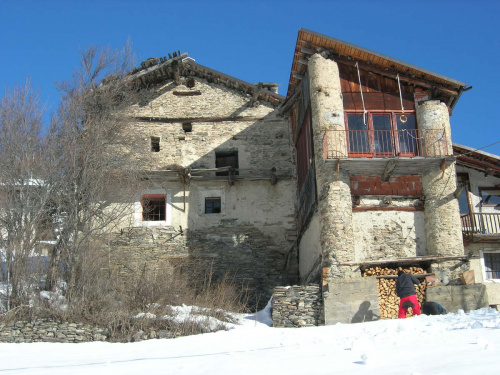 Klein huisje op het platteland in Canosio