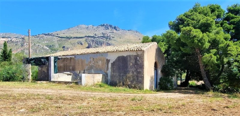 Отдельно стоящий дом в Кастелламмаре-дель-Гольфо