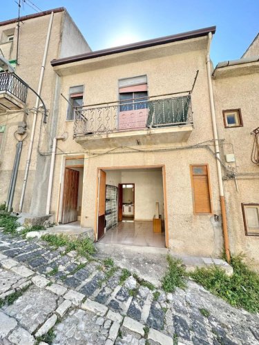 Detached house in Palazzo Adriano