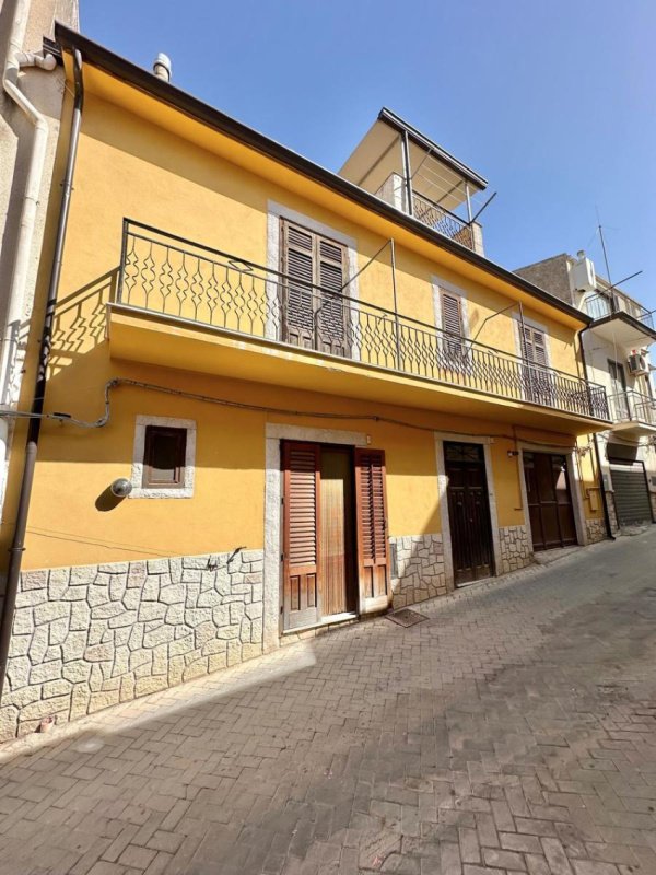 Detached house in Chiusa Sclafani