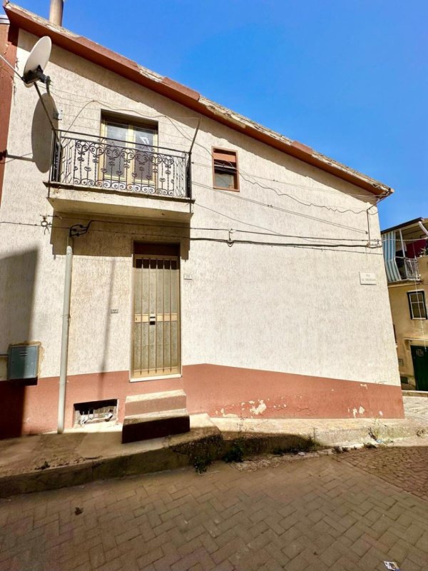 Detached house in Chiusa Sclafani