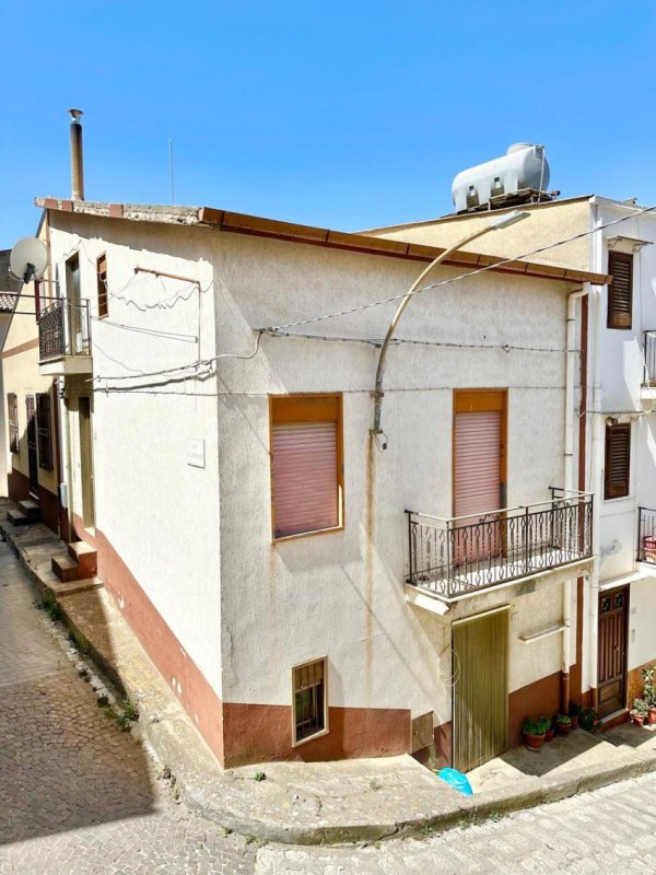 Detached house in Chiusa Sclafani