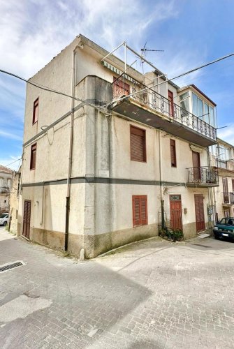 Detached house in Chiusa Sclafani