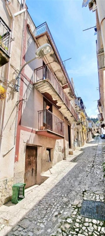 丘萨斯克拉法尼独栋房屋