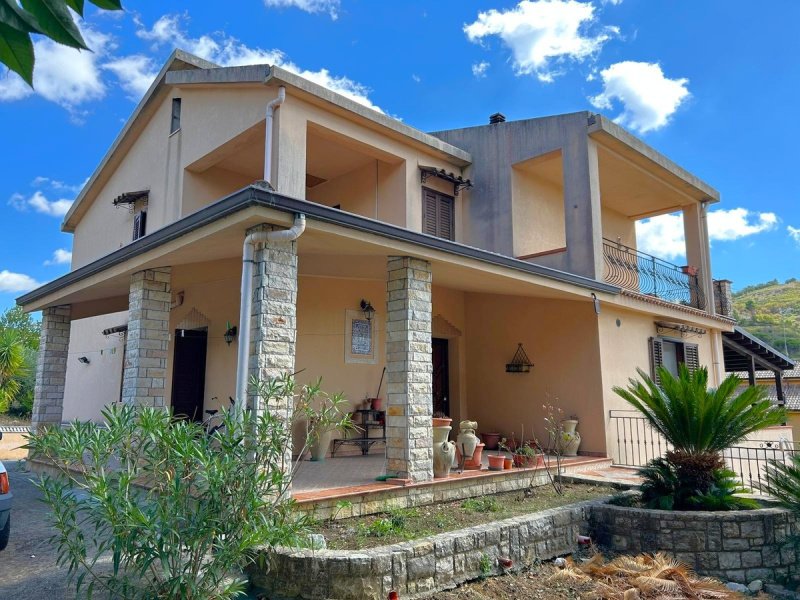 Вилла в Кьюза-Склафани