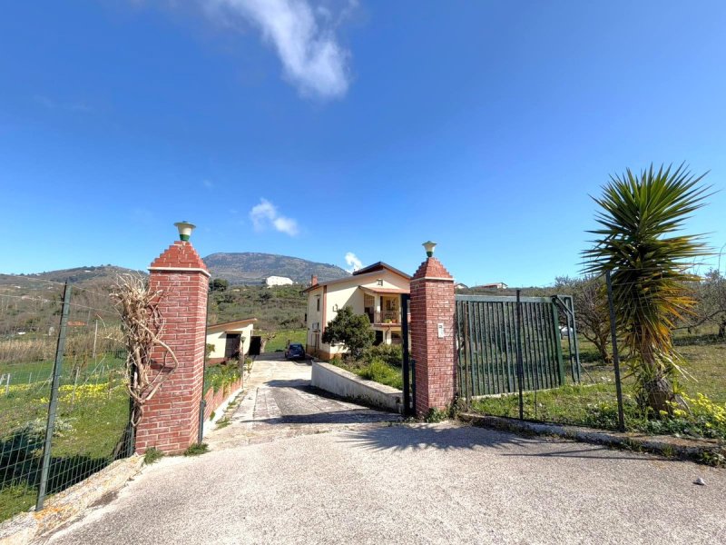 3 Bedrooms Villa for sale in Bisacquino [811592] | Gate-away®