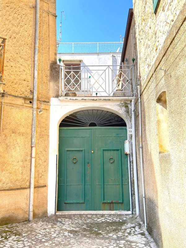 Vrijstaande woning in Palazzo Adriano