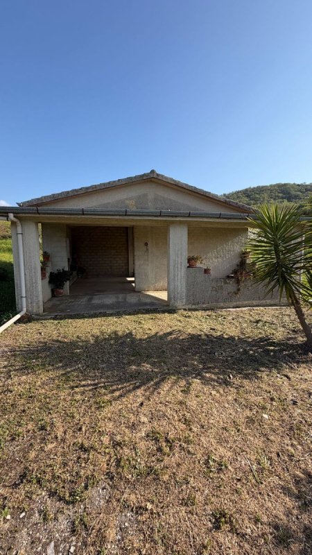 Villa in Bisacquino