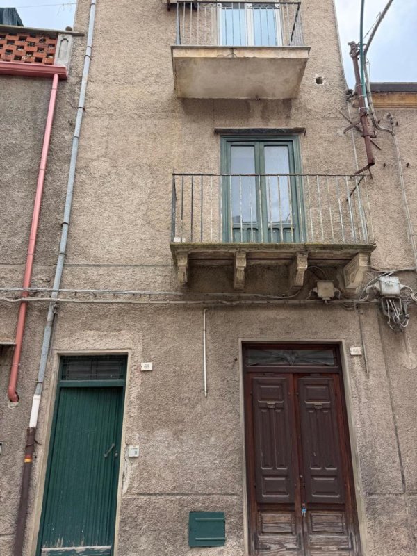 Vrijstaande woning in Bisacquino