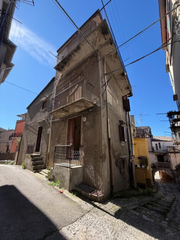 Casa indipendente a Bisacquino