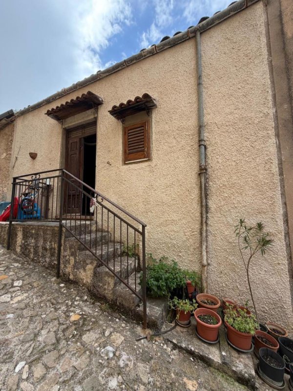 Casa independiente en Bisacquino