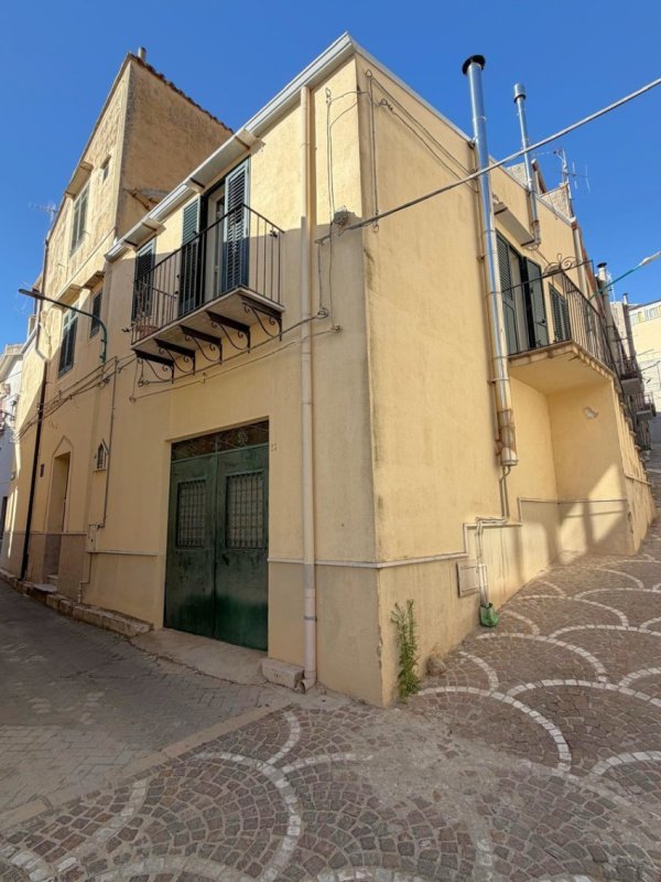 Villa i Bisacquino