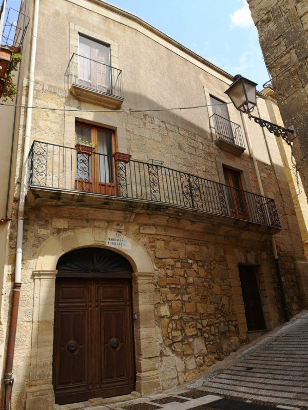 Detached house in Salemi