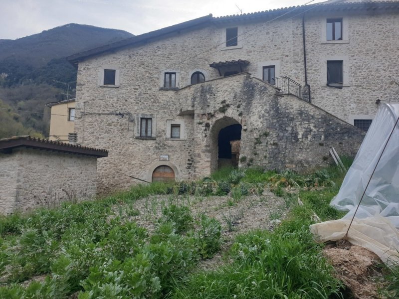 Semi-detached house in Scheggino