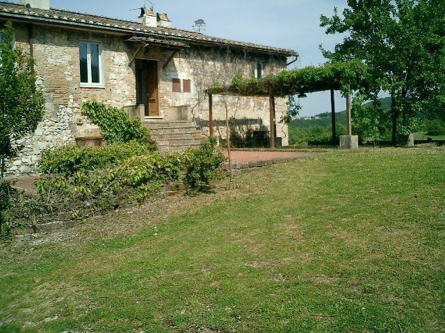 Klein huisje op het platteland in Guardea