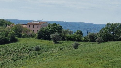 Lantställe i Lugnano in Teverina