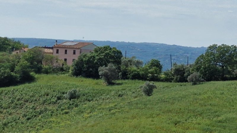 Klein huisje op het platteland in Lugnano in Teverina