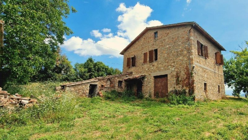 Farmhouse in Todi