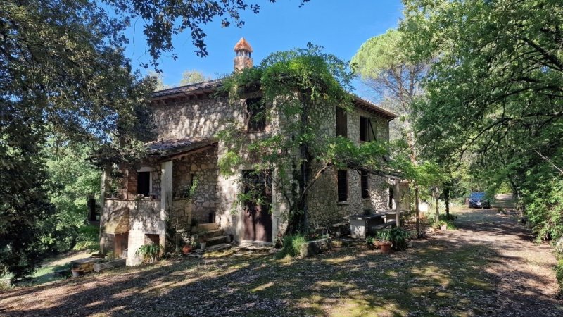 Klein huisje op het platteland in Amelia