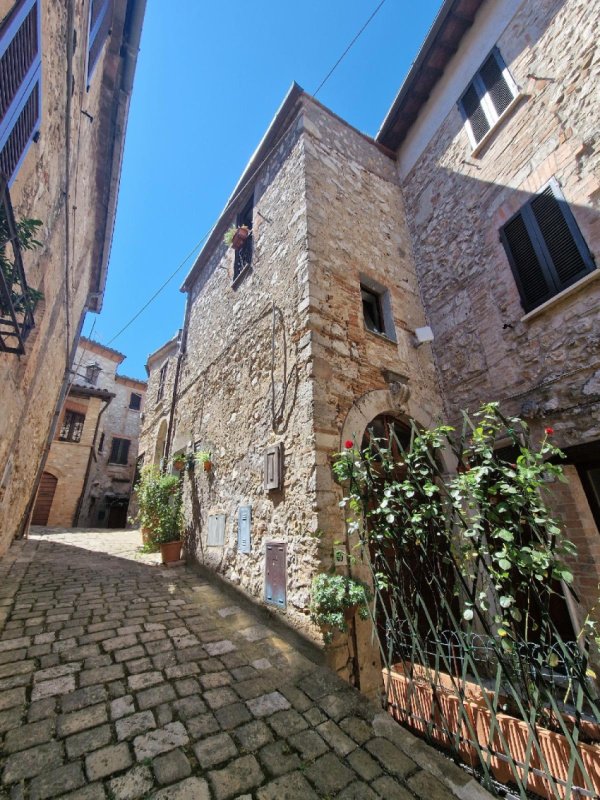 Top-to-bottom house in Lugnano in Teverina