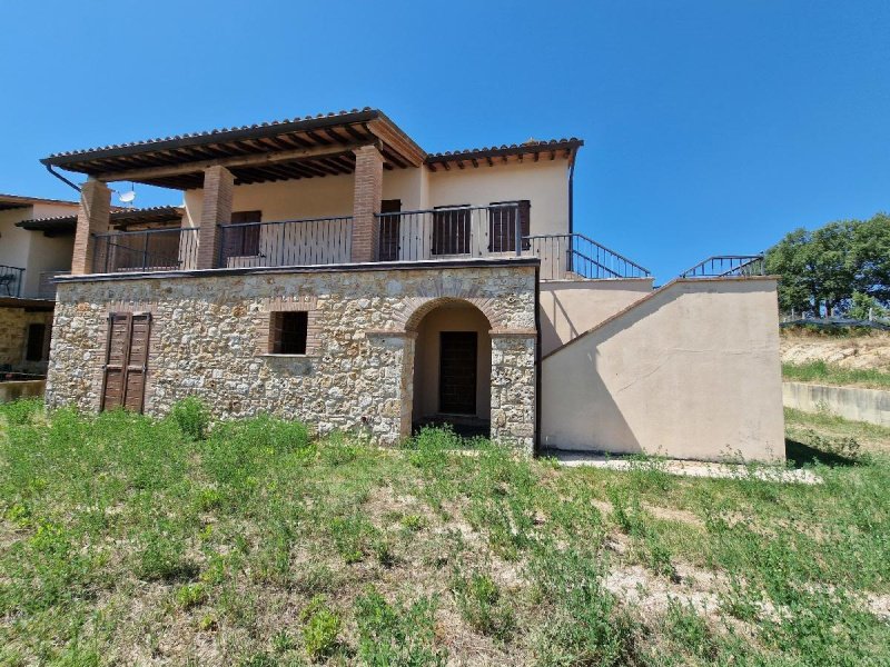 Semi-detached house in Todi