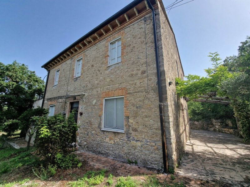 Farmhouse in Guardea