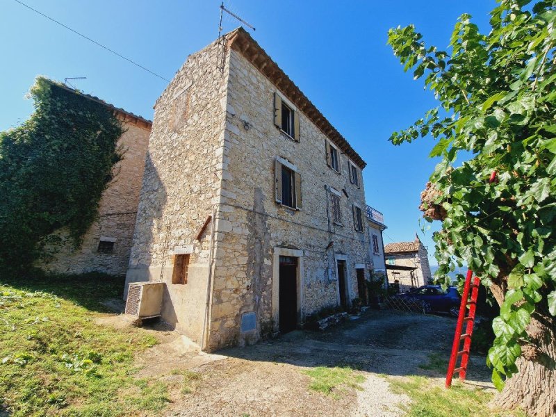 Top-to-bottom house in Guardea