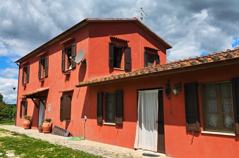 Farmhouse in Montecchio