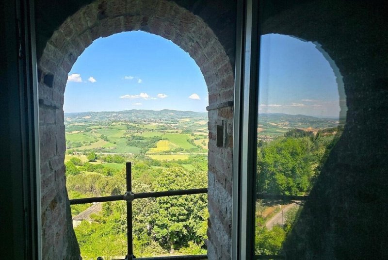Apartment in Todi