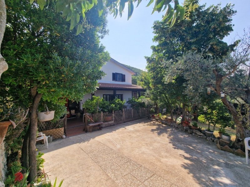 Casa en Lugnano in Teverina