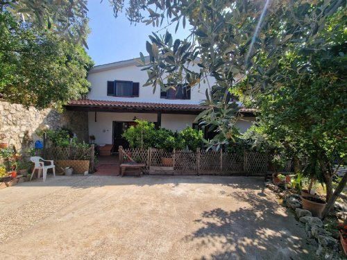 Дом в Луньяно-ин-Теверина