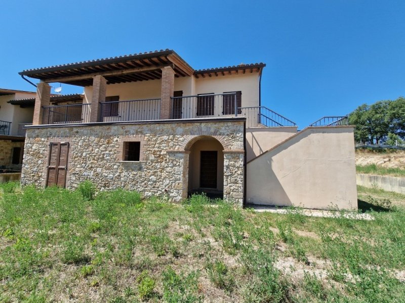 Casa semi indipendente a Todi