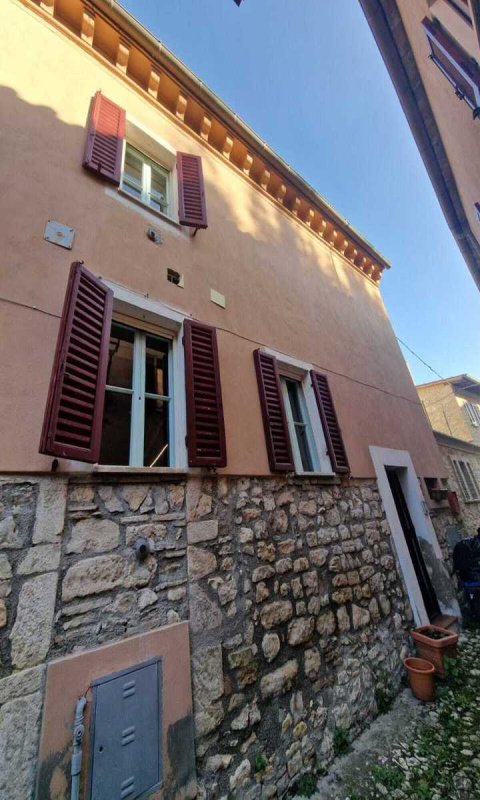 Крыша/земля в Амелиа