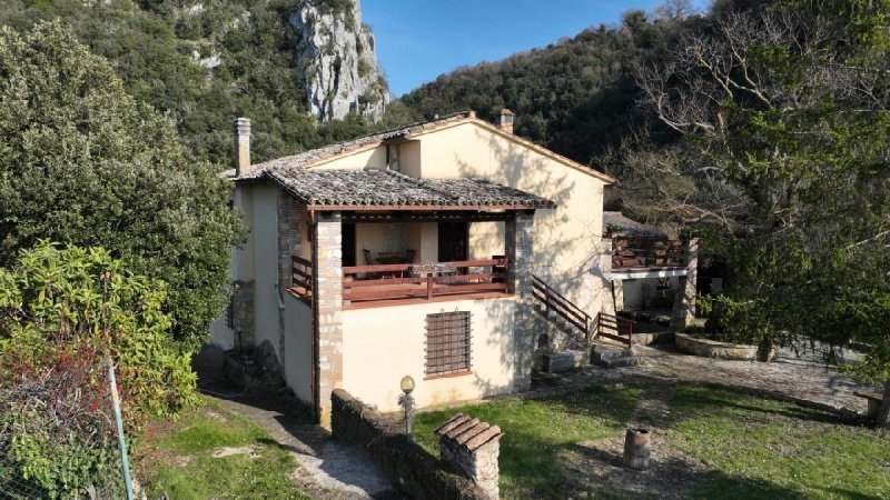 Отдельно стоящий дом в Монтеккьо