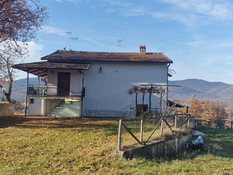Semi-detached house in Montecastrilli