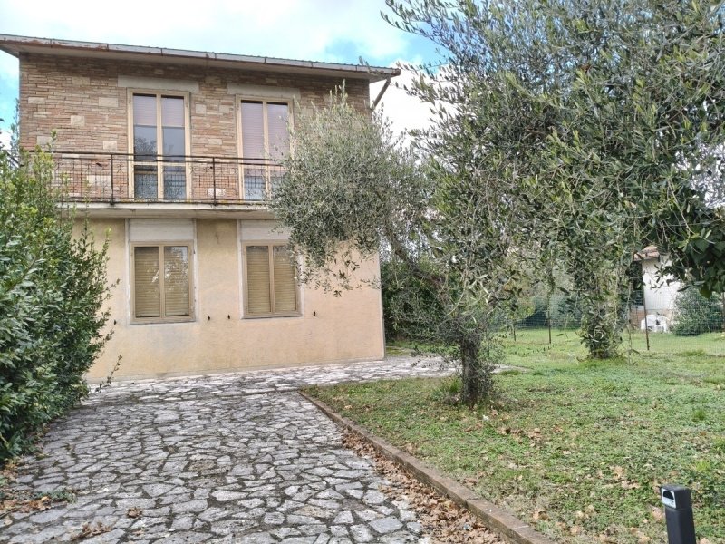 Maison à Avigliano Umbro