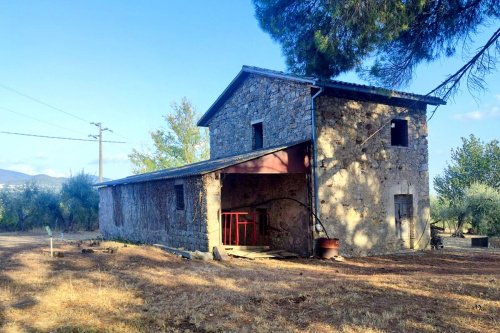 Отдельно стоящий дом в Баски